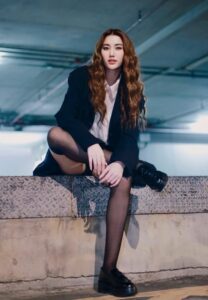 เบส คําสิงห์-004-Attractive