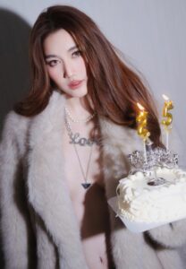 เบส คําสิงห์-014-Attractive