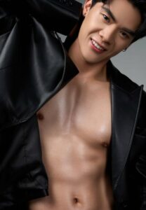 Puth-Manajareondee-006-Fabulous