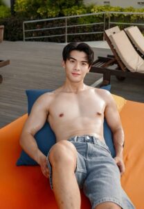 Puth-Manajareondee-007-Radiant